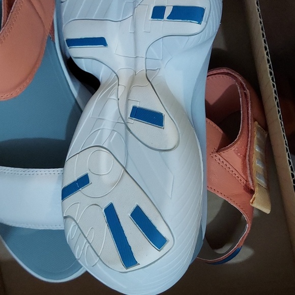 Sorel Women's Explorer Blitz Peach/White 9.5. Used once - Picture 5 of 8